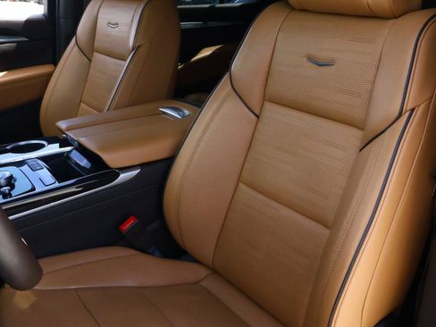 Certified 2025 Cadillac Escalade Premium Luxury w/ LPO, Floor Liner Package RWD image 19