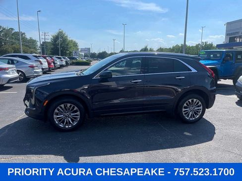 Used 2025 Cadillac XT4 Premium Luxury AWD/4WD image 2