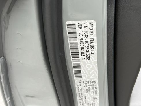 Used 2023 Dodge Durango R/T image 38