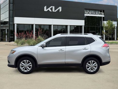 Used 2015 Nissan Rogue SV AWD/4WD image 4
