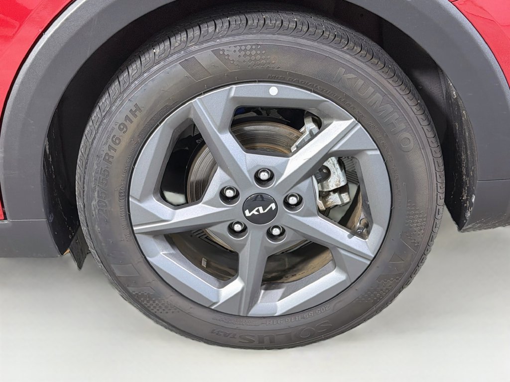 Used 2025 Kia K4 FWD image 32
