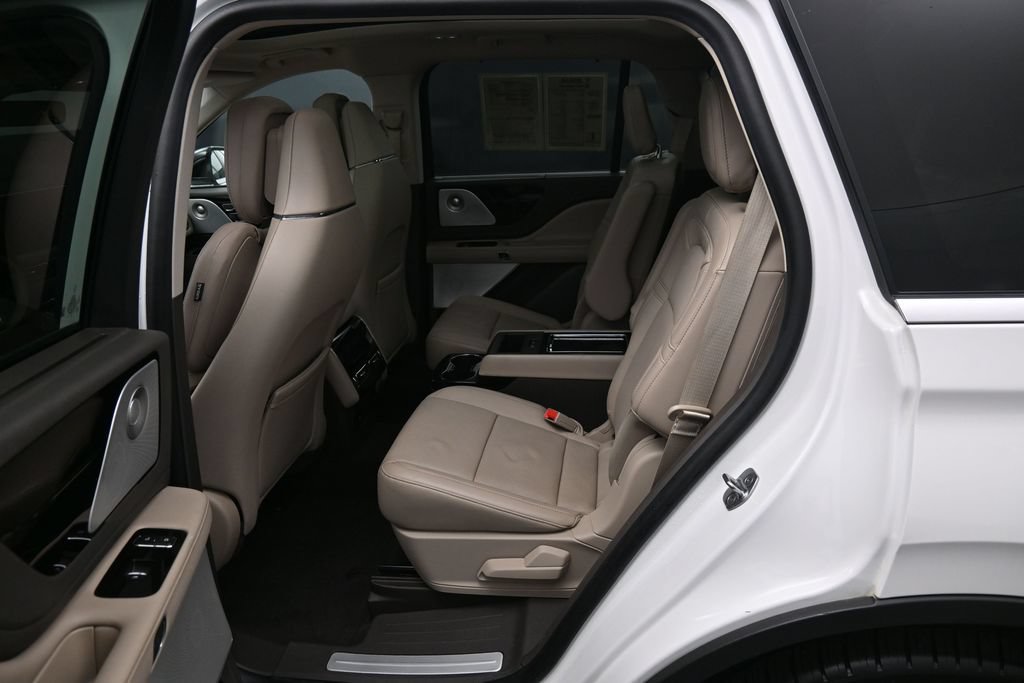 Used 2021 Lincoln Aviator Reserve w/ Equipment Group 201A AWD/4WD image 30
