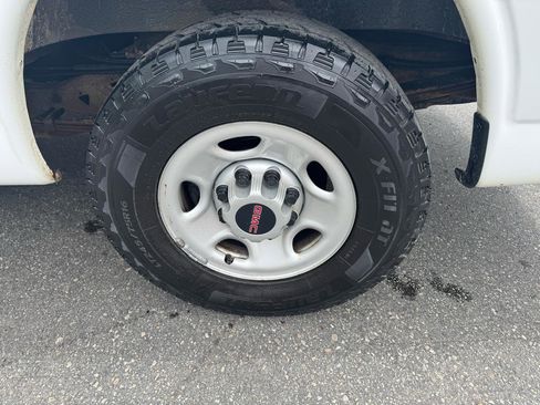 Used 2018 GMC Savana 2500 RWD image 25