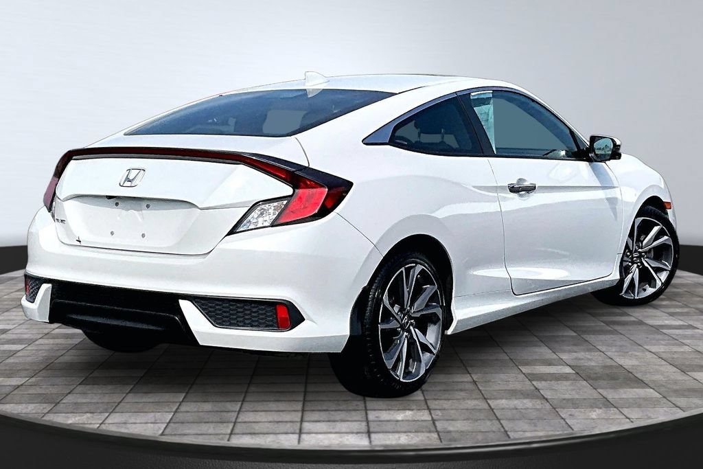 Used 2019 Honda Civic Touring image 2