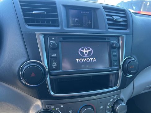 Used 2013 Toyota Highlander Plus image 7