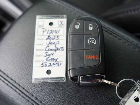 Used 2023 Jeep Compass Latitude AWD/4WD image 33