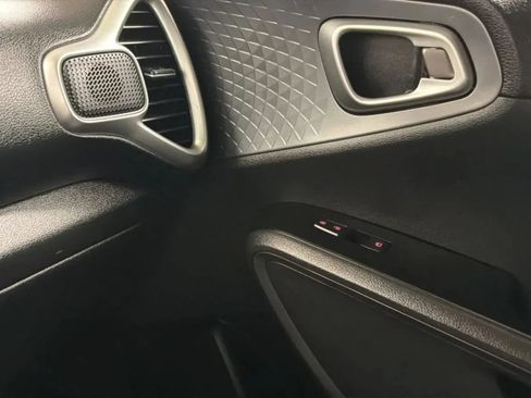 Used 2020 Kia Soul S FWD image 16