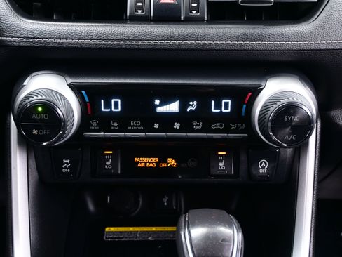 Used 2020 Toyota RAV4 XLE Premium FWD image 20
