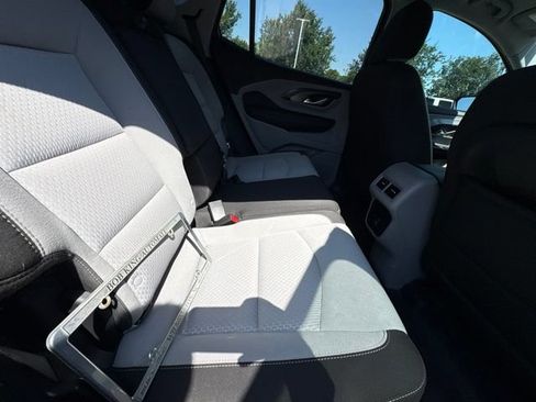 Used 2024 GMC Terrain SLE FWD image 6
