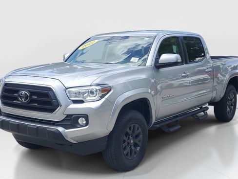 Used 2022 Toyota Tacoma SR5 w/ Technology Package AWD/4WD image 5