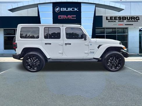 Used 2024 Jeep Wrangler Unlimited Sahara AWD/4WD image 8