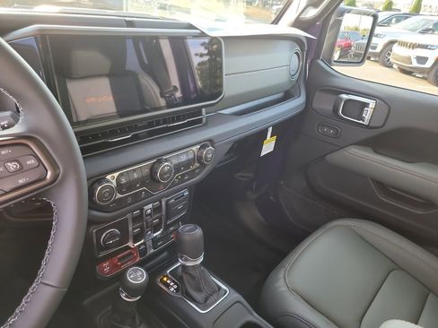 New 2026 Jeep Gladiator Mojave AWD/4WD image 23