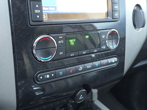 Used 2013 Ford Expedition EL Limited image 21