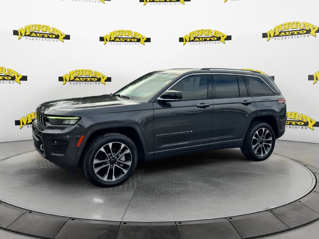 Used 2023 Jeep Grand Cherokee Overland RWD image 1