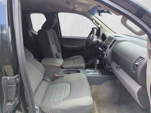 Used 2013 Nissan Frontier SV RWD image 17
