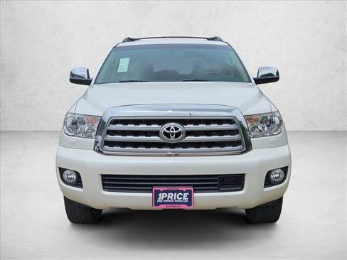 Used 2017 Toyota Sequoia Platinum AWD/4WD image 2