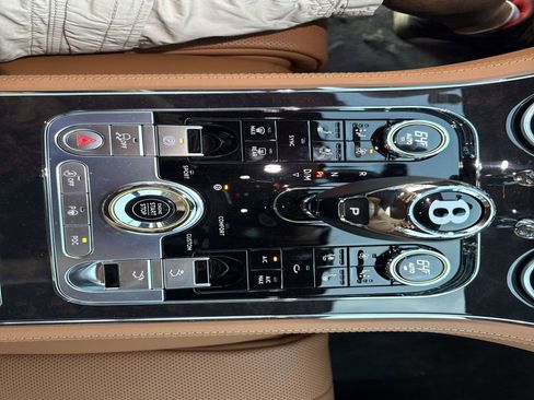 Used 2024 Bentley Continental GT image 22