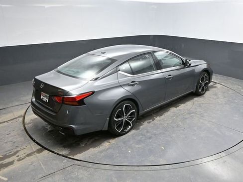 Used 2025 Nissan Altima 2.5 SR FWD image 42