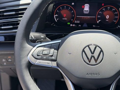 Used 2024 Volkswagen Atlas Cross Sport SEL AWD/4WD image 23