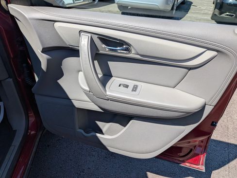 Used 2015 Chevrolet Traverse LT FWD image 38