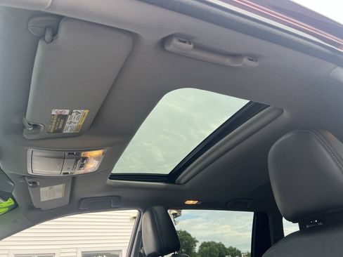 Used 2018 Toyota Highlander XLE AWD/4WD image 35