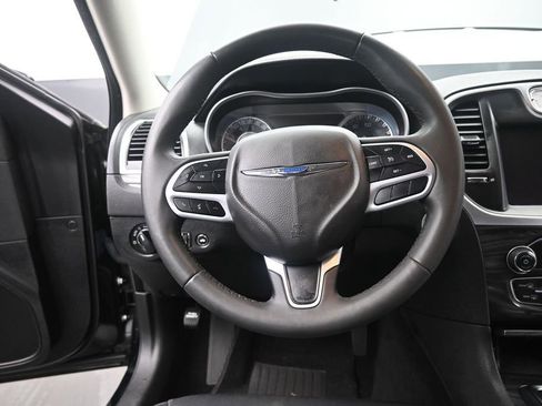 Used 2022 Chrysler 300 Touring w/ Sport Appearance Package RWD image 26