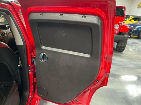 Used 2009 Chevrolet HHR SS image 40