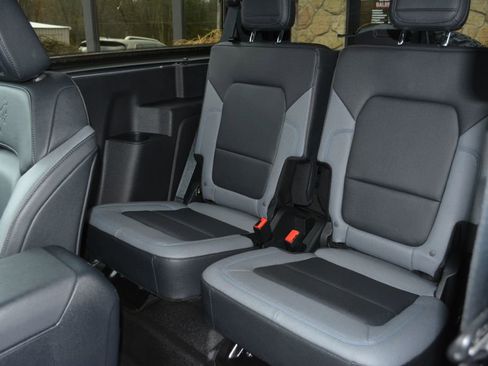 Used 2023 Ford Bronco Black Diamond w/ Sasquatch Package image 11