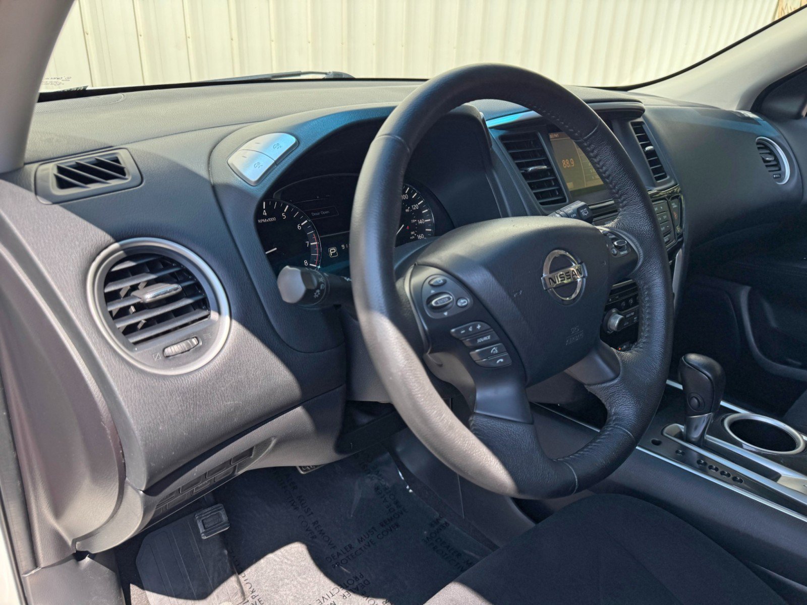 Used 2015 Nissan Pathfinder SV w/ Trailer Tow Package FWD image 12