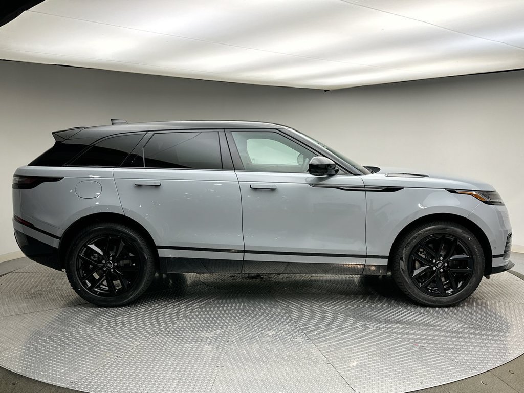 Certified 2026 Land Rover Range Rover Velar Dynamic SE AWD/4WD image 4