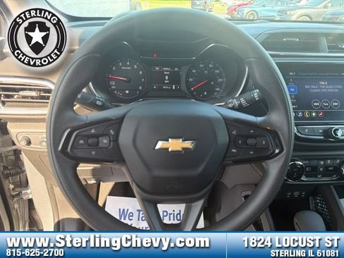 Used 2023 Chevrolet TrailBlazer LT w/ Convenience Package FWD image 16