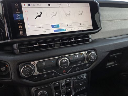 New 2026 Jeep Gladiator Sport image 8