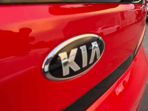 Used 2021 Kia Soul LX FWD image 25