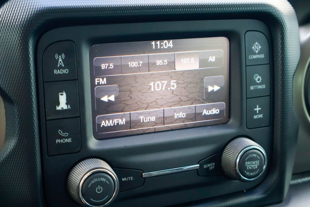 Used 2018 Jeep Wrangler Unlimited Sport AWD/4WD image 4