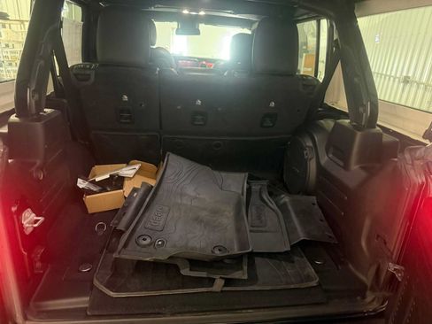 Certified 2019 Jeep Wrangler Unlimited Rubicon AWD/4WD image 23