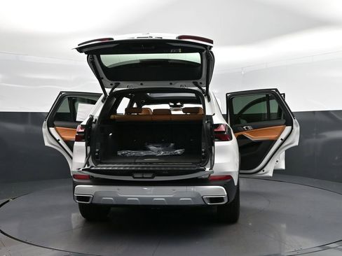 New 2026 BMW X5 xDrive50e w/ Climate Comfort Package image 51
