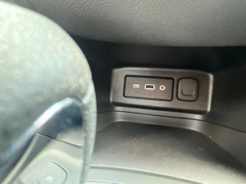 Used 2023 Chevrolet Equinox LT FWD image 22