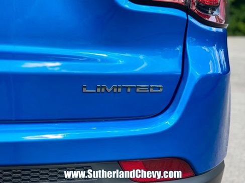 Used 2022 Jeep Compass Limited AWD/4WD image 12