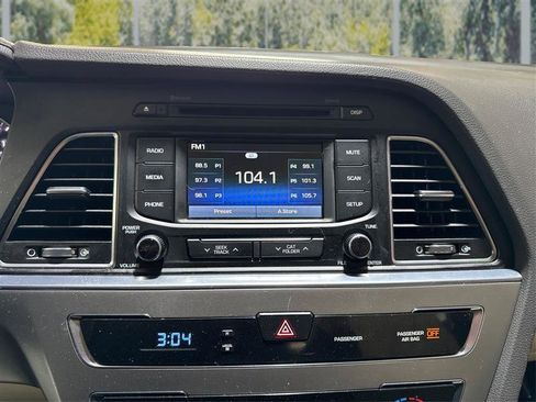 Used 2015 Hyundai Sonata Sport FWD image 15