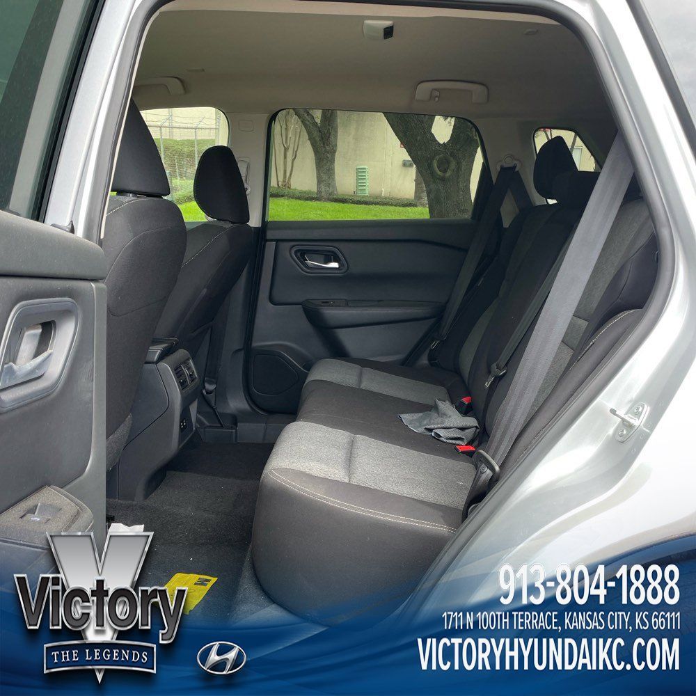 Used 2024 Nissan Rogue SV AWD/4WD image 12