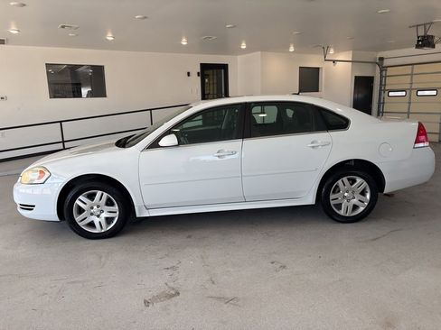 Used 2016 Chevrolet Impala LT w/ LT Sunroof Package image 14