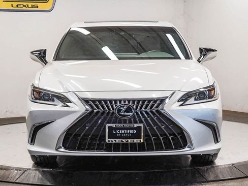 Used 2025 Lexus ES 300h w/ Premium Package FWD image 2