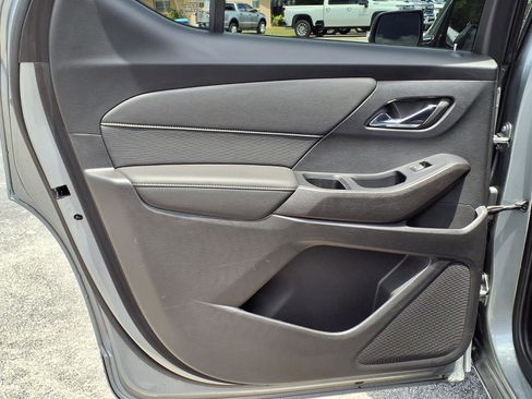 Used 2023 Chevrolet Traverse Premier FWD image 20