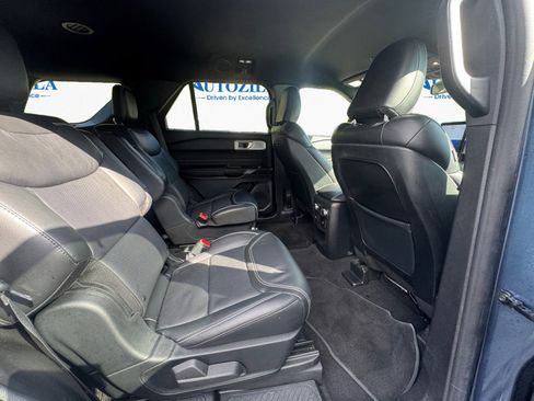 Used 2020 Ford Explorer ST w/ ST High-Performance Pack AWD/4WD image 12