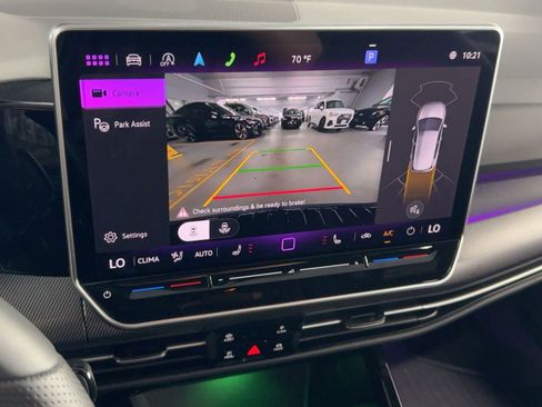 Used 2025 Volkswagen Golf w/ Euro Style Package image 25