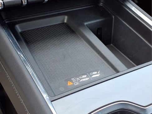 Used 2025 GMC Acadia Elevation FWD image 14