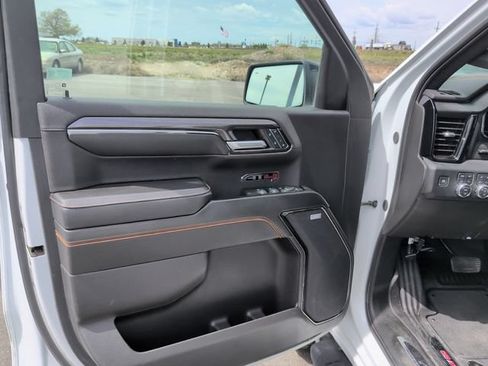 Used 2024 GMC Sierra 1500 AT4 w/ Technology Package AWD/4WD image 16