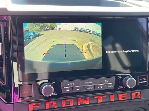 Used 2025 Nissan Frontier PRO-4X AWD/4WD image 26
