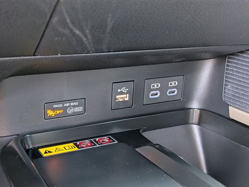 Used 2025 Toyota Camry SE FWD image 29