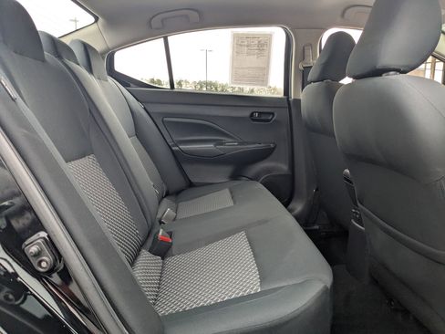 Used 2020 Nissan Versa S image 29
